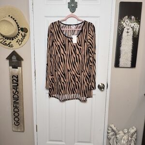 LuLaRoe Lynne Tan & Black Zebra Print High-low Shirt L